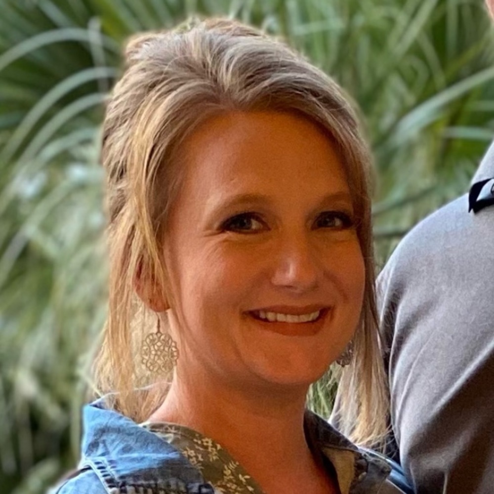 Meet your Posher, Cassandra